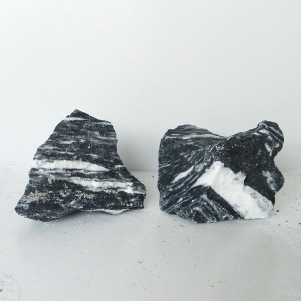 BLACK & WHITE AURUM ROCK - MEDIUM / 18-23CM / BOX صخرة حوض السمك - Shopivet.com