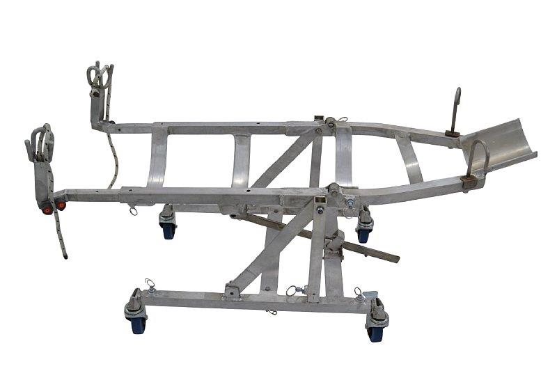 CRADLE FOR LAPAROSCOPY IN SHEEP