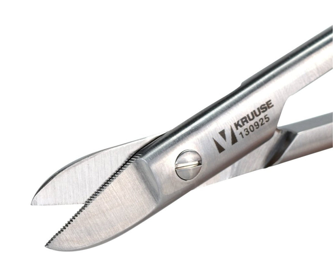 Suture scissors 12cm saw edge